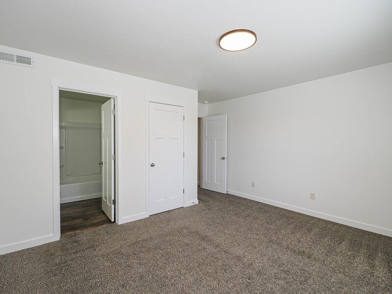 Building Photo - 14436 S Ferndale Way