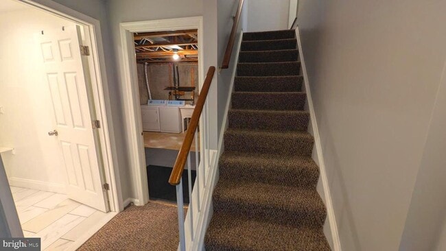 Building Photo - 5612 Sutherland Ct