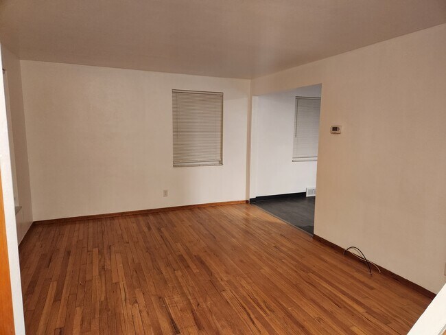 Building Photo - 432 3rd Ave