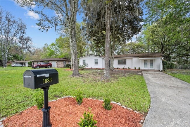 Building Photo - 3/2 with 1/1 In Law Suite in  Heritage Farms Orange Park South