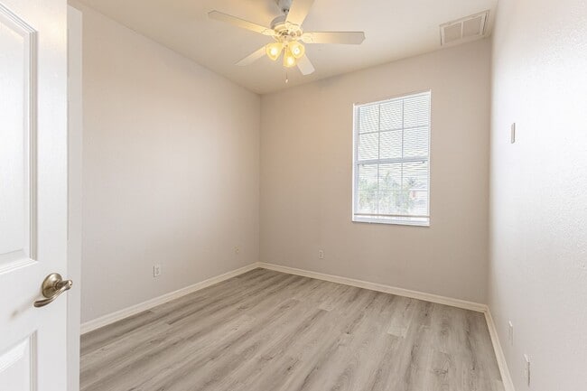 Building Photo - 3525 Milan Dr