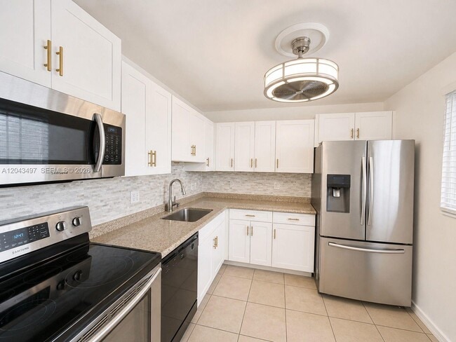 Building Photo - 21121 SW 85th Ave