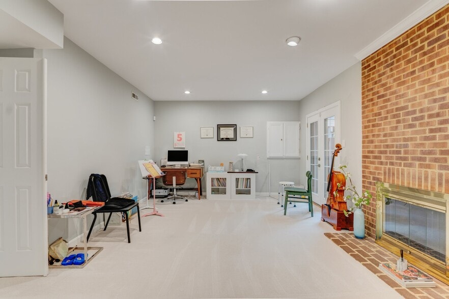 Building Photo - 10219 Aspen Willow Dr