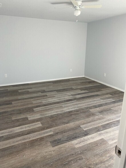 Building Photo - 1642 Wrigley Dr