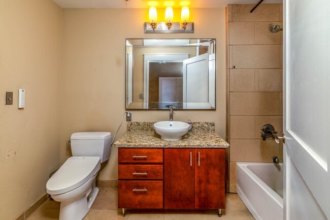 Building Photo - 400 W Church Ave