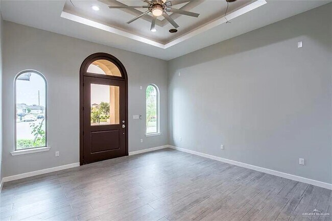 Building Photo - 2206 Liverpool Dr