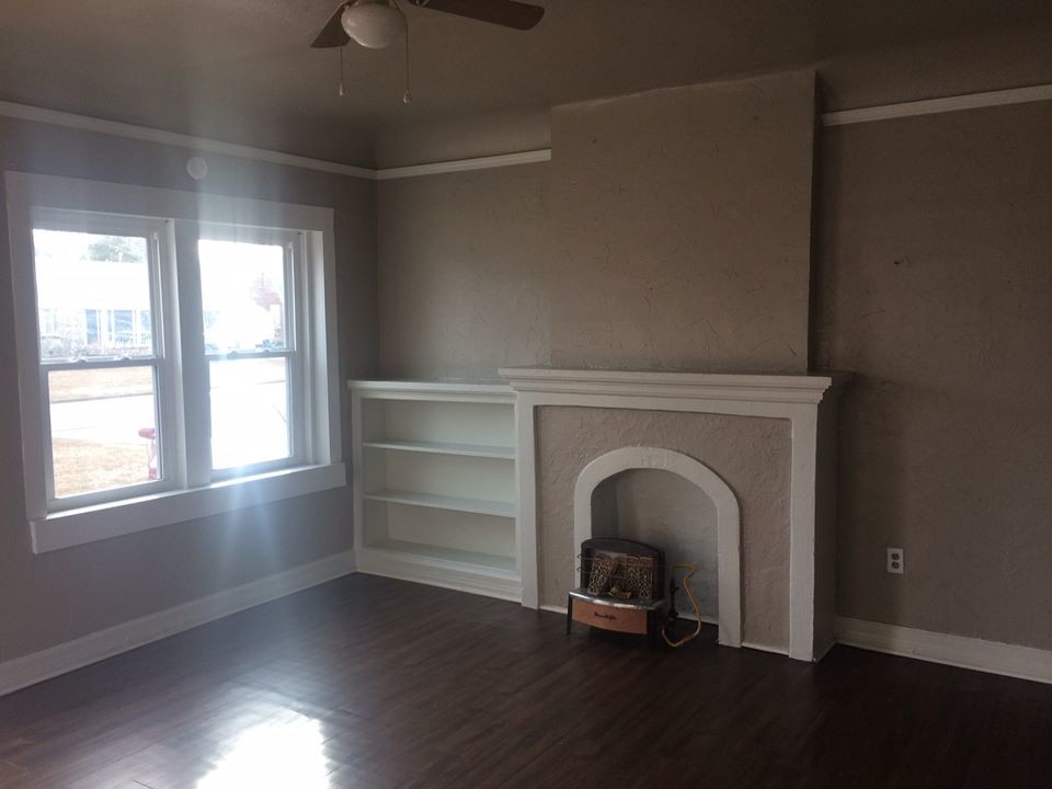 Living room - 1121 NW 28th St