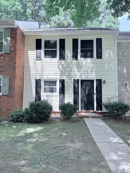 Building Photo - 608 Twin Brooks Way SE