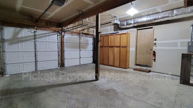 Building Photo - 1108 NE Beaumont Ln