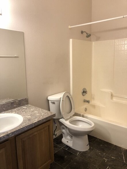 Building Photo - 650 Captiva Cir