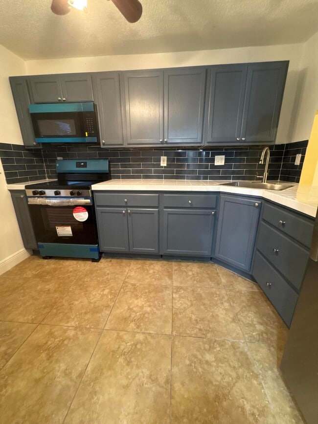 Building Photo - 1751 NW 75th Ave