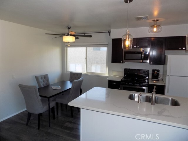 Building Photo - 46895 CA-74