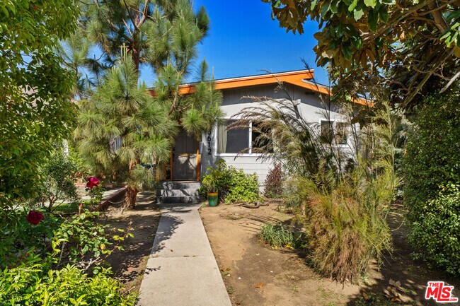 Building Photo - 3612 Greenwood Ave