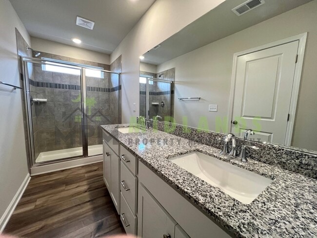 Building Photo - 1221C Champions Rest