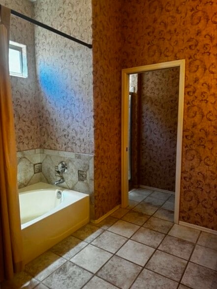 primary bath - 4579 S Camino del Tejon