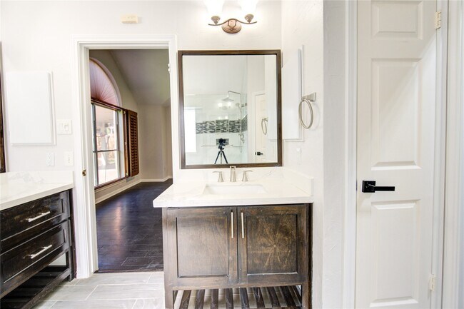 Building Photo - 115 Crimson Bay Dr