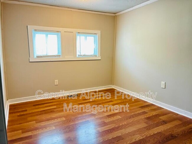 Building Photo - 1110 W Sykes St