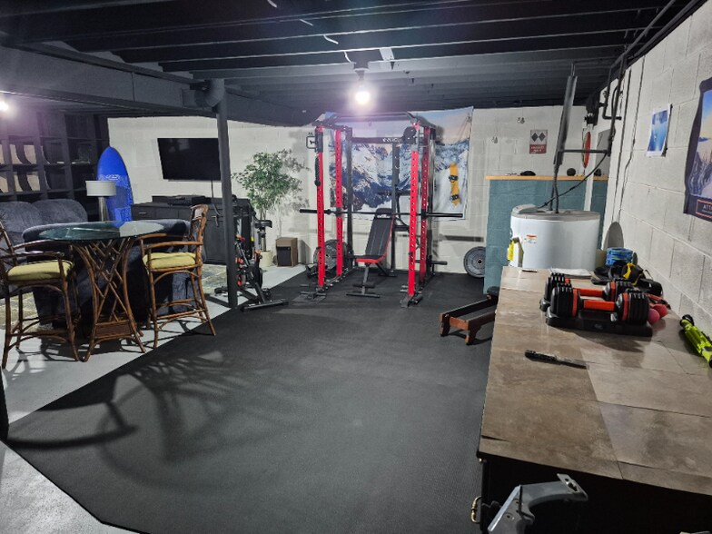 Building Photo - 1218 Greenwood Dr