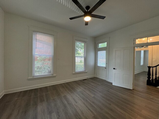 Building Photo - 7 Bed/3 Bath Mins. from UC Campus $750/pp ...