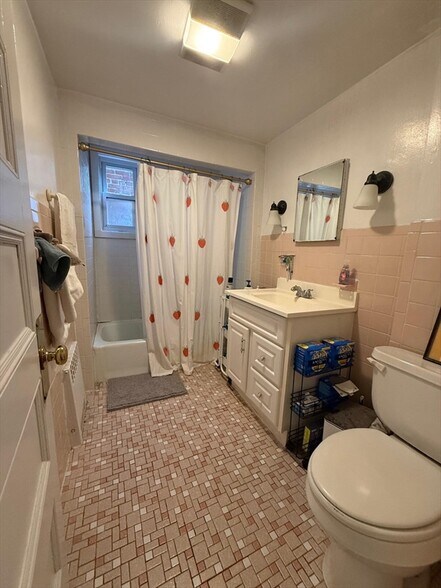 Building Photo - 98 Cypress St