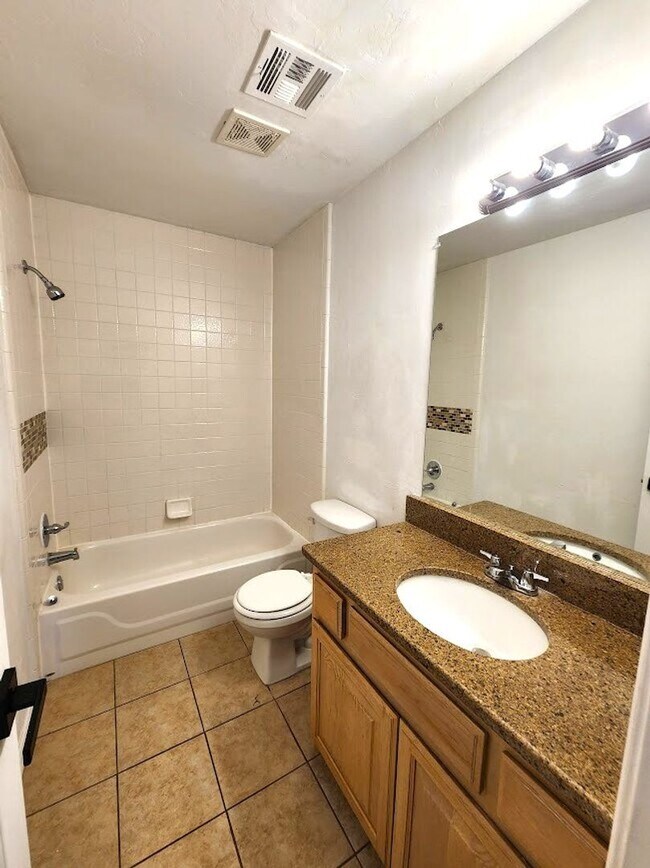 Building Photo - 3 Bed 2Bath 2 Car in the Westlake Addition NW OKC