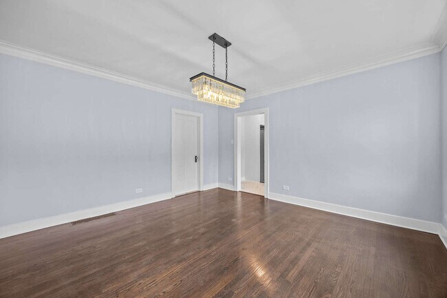 Building Photo - 1101 S Oak Park Ave