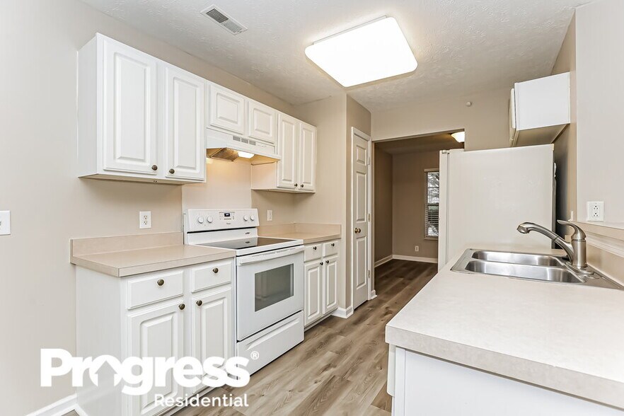 Building Photo - 1708 Stone Hollow Ct