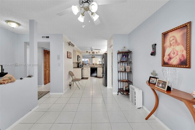Building Photo - 7250 Fairfax Dr