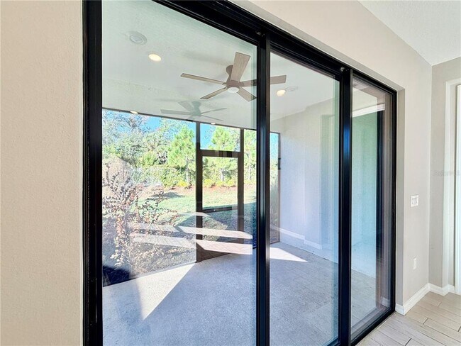 Building Photo - 15109 Shady Palms Ln