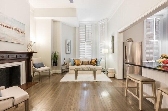 Building Photo - 484 Beacon St