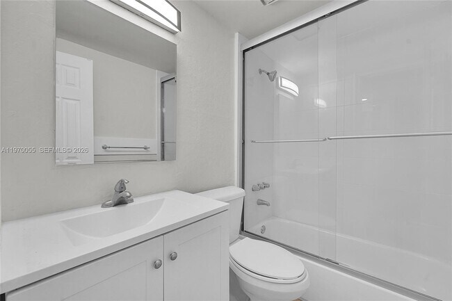 Building Photo - 1027 Pennsylvania Ave