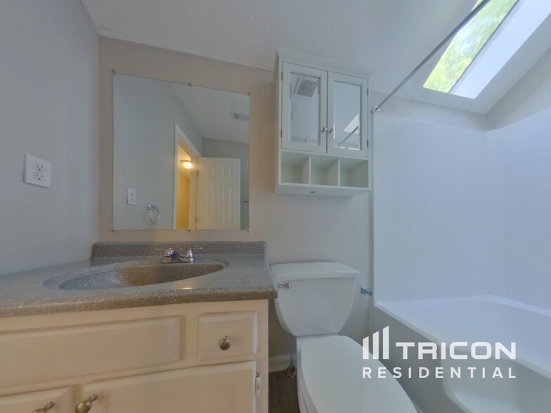 Building Photo - 3195 Warrenton Ct