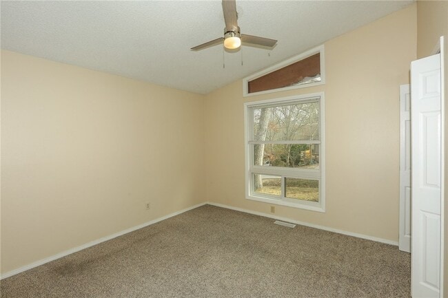 Building Photo - 39 Sheneman Dr