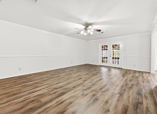 Building Photo - 6555 Beech Trail Dr