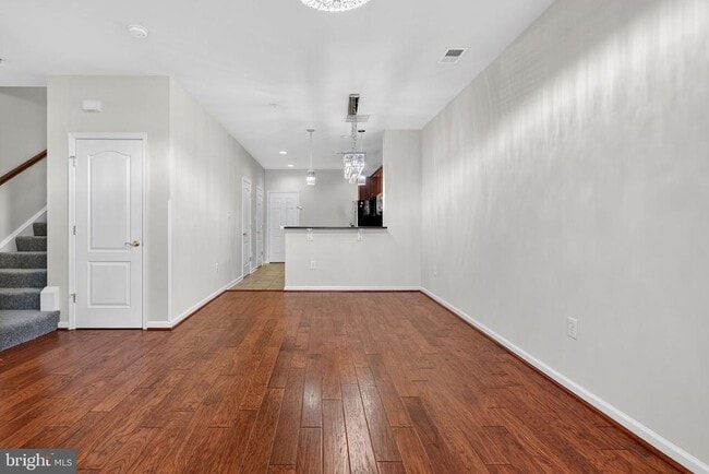 Building Photo - 42563 Highgate Terrace