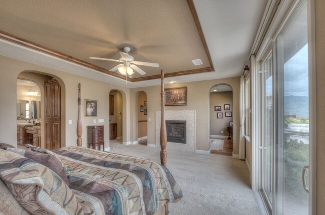 Building Photo - Beautiful former Meritage model home in the heart of Somersett. 4bed/3.5bath/3car 3764sf