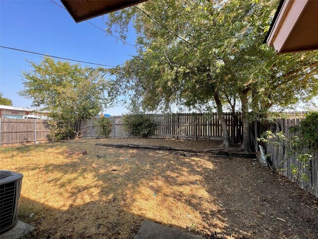 Building Photo - 6601-6603 Laura Ann Court