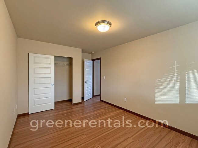 Building Photo - 4BR 2.5BA Home on Tumwater Hill