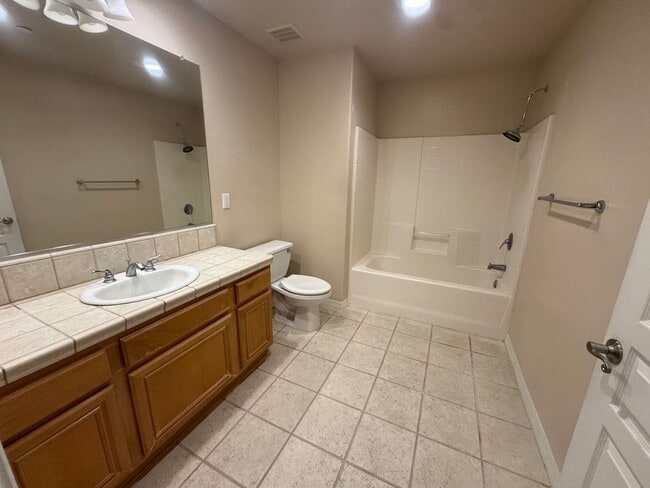 Building Photo - 2329S Eastbury Way, Santa Maria, CA 93455