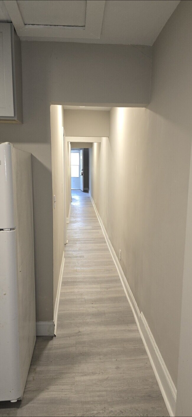 Building Photo - "Charming 2-Bed Duplex Retreat in Greenvil...