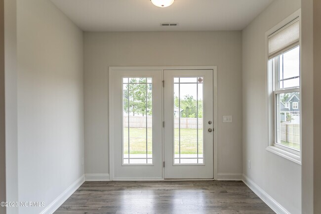 Building Photo - 176 Enfield Dr