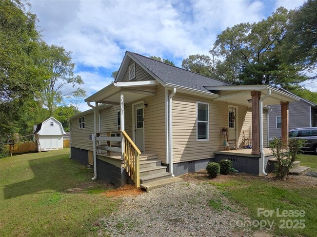 Building Photo - 1417 Oakshade Ave