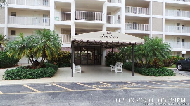 Building Photo - 2651 S Course Dr