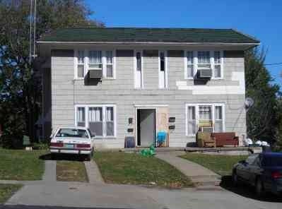 Primary Photo - 207 E Benton St
