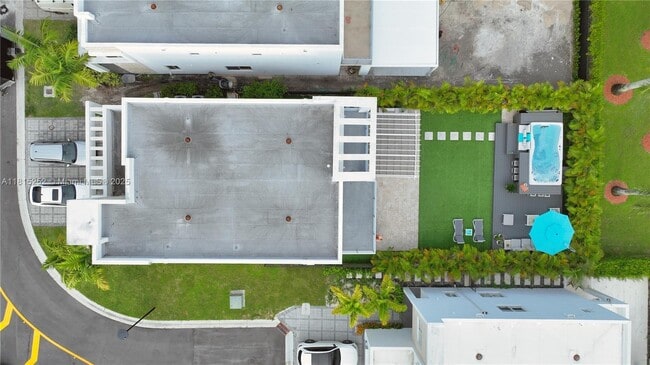 Building Photo - 10360 NW 68th Terrace