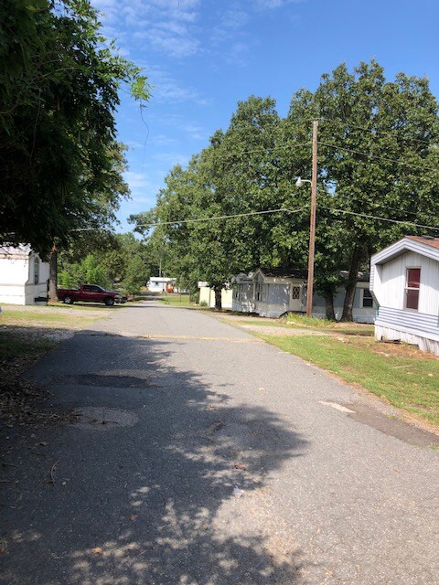 Building Photo - 1717 Hatcher Rd