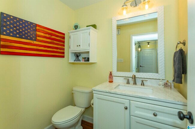 Building Photo - 327 Heath Dr