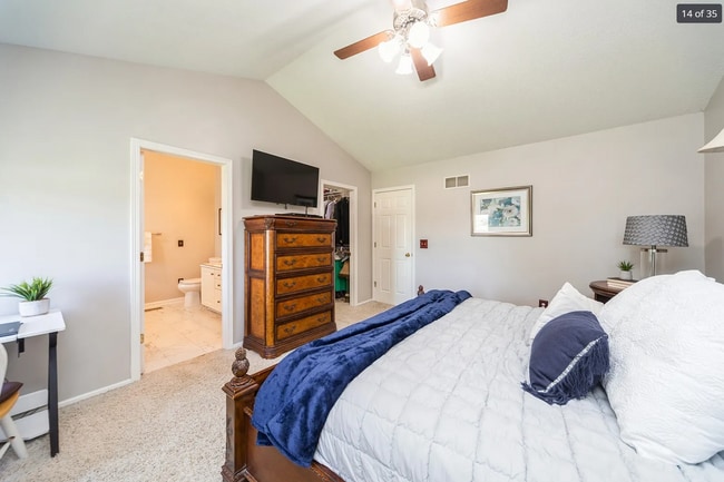 Building Photo - Desirable Clive Home with Easy Metro Access