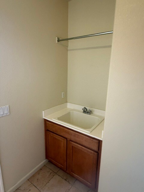 Building Photo - 274 Finchwood Dr
