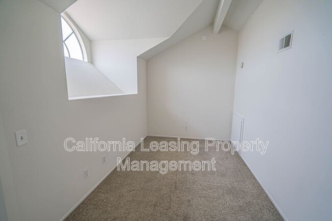 Building Photo - 18215 Flynn Dr